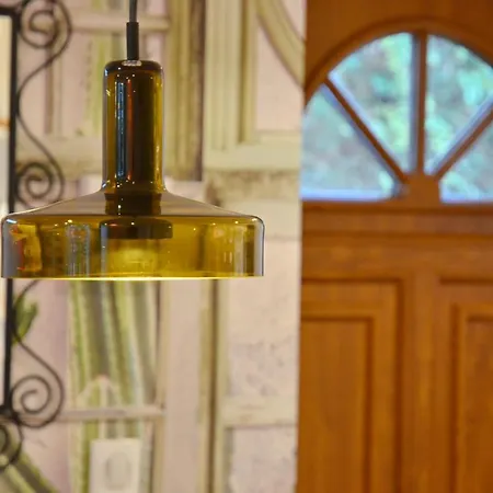 Embassy Corner 公寓