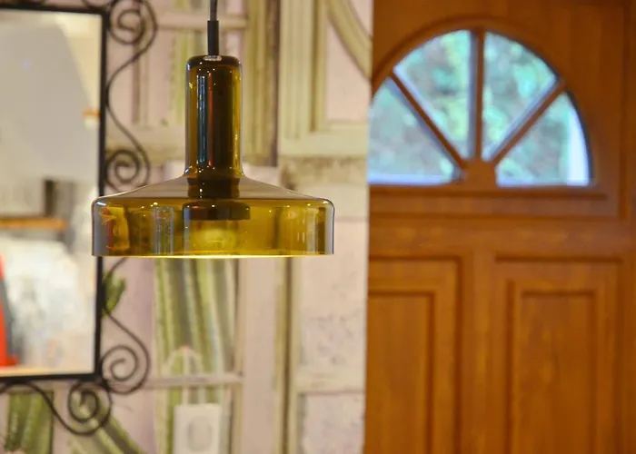 Embassy Corner 公寓