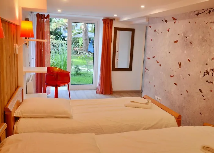 Embassy Corner 公寓 *